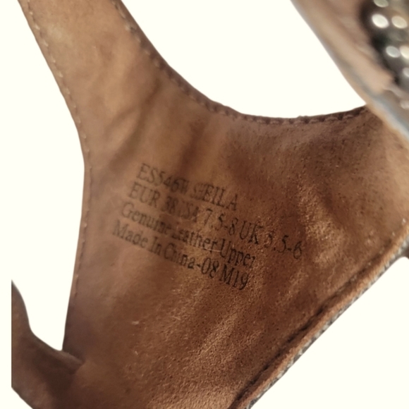 Aetrex Women's Chic Beaded Tan Leather Thong Velcro Closure Sandals Sz 38 - Picture 3 of 9